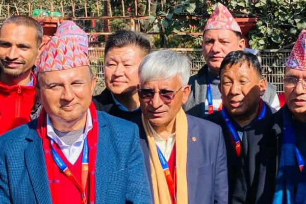 शंकर पोखरेल सँगसँगै भोट माग्दै प्रदीप ज्ञवाली